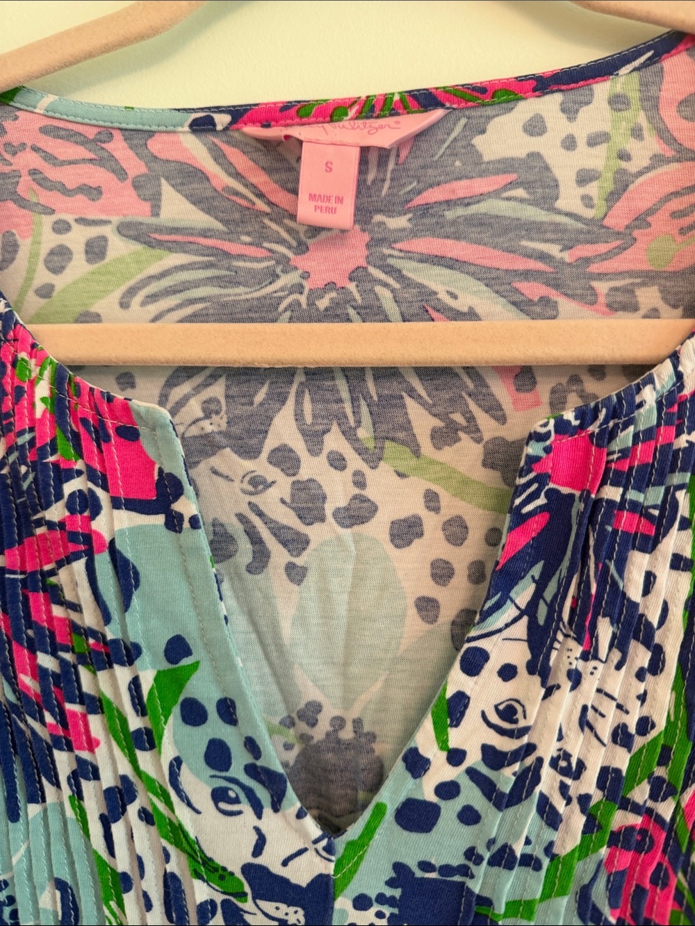 Lilly Pulitzer Blue Pink Green Floral V-Neck Top - Picture 2 of 3